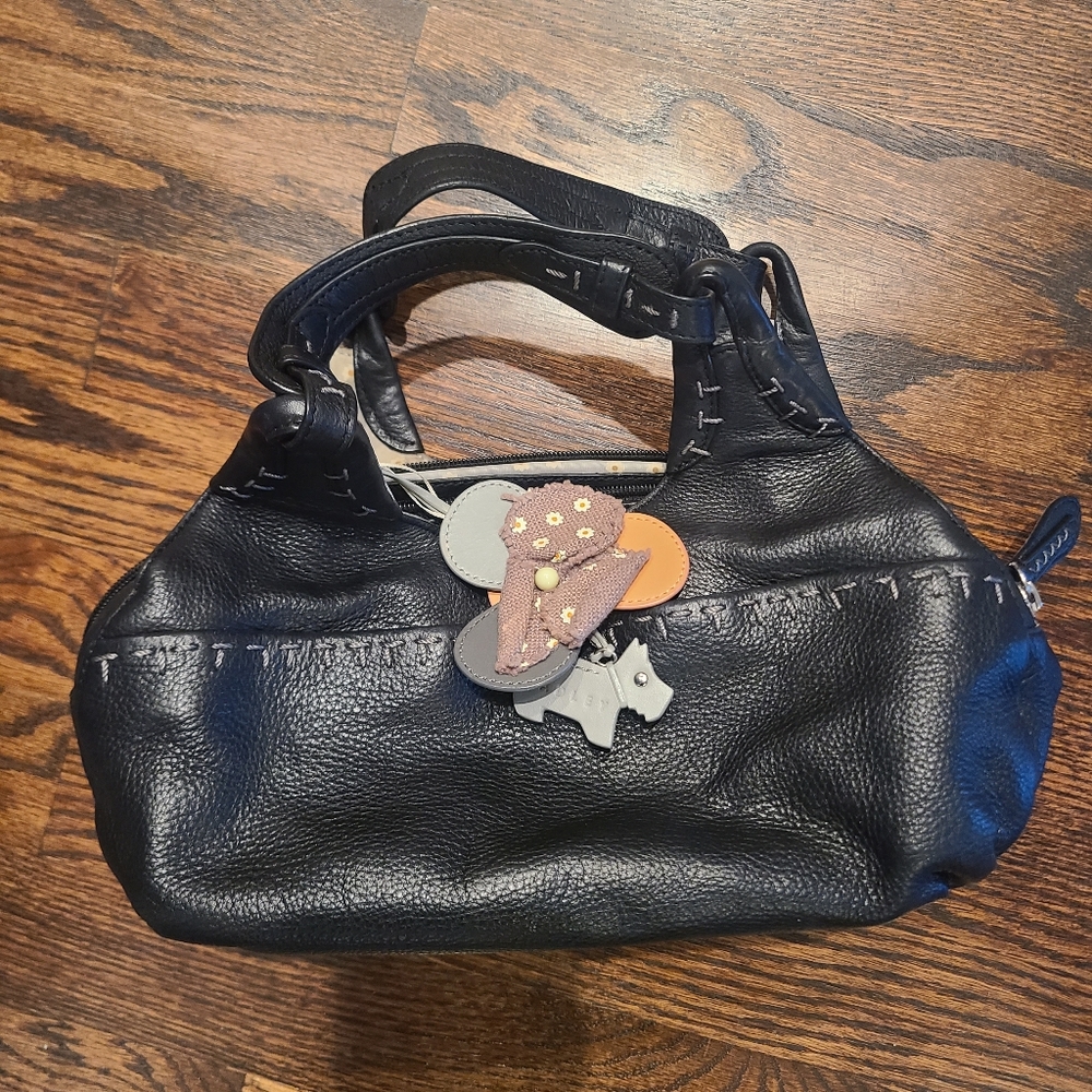 RADLEY LONDON Black Leather Shoulder Bag with Charm